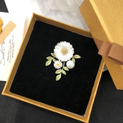 Trâm, Ghim Cài Áo HimHip Hoa Cúc Hoạ Mi Thanh Lịch HKCC Phối Trai 3*4cm