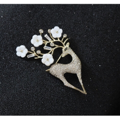 Trâm, Ghim Cài Áo HimHip Hươu Vàng Sừng Hoa Sang Trọng HKCC Đính Phale 4*5,5cm