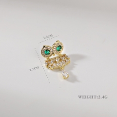 Pin cài cúc nam nữ cú đá mắt xanh lá đáng yêu 1.5*2.5cm