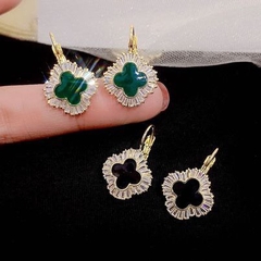 Khuyên Tai Ngắn HimHip Hoa 4 Cánh Viền Vàng Sang Trọng HKCC Đính Phale