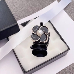 Kẹp Càng Cua HimHip Composite Mix Hạt Giả Trai Hoa 4 Cánh Thanh Lịch 3 Răng 3x5cm