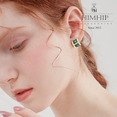 Khuyên Tai Nụ HimHip Mặt Vuông Xanh Dương Sang Trọng HKCC Đính Phale 1x1.1x1.6cm