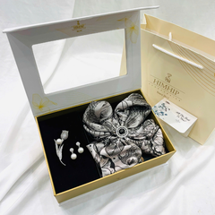 Set Quà HimHip Khăn Lụa Cao Cấp 65x65cm & Cài Khăn, Cài Áo Và Khuyên Tai Kèm Túi Hộp Thiệp - 1195
