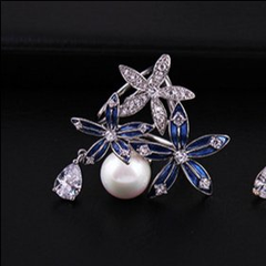 Set Quà Tặng Khăn Lụa Vuông Khổ 70 Kèm Cài Khăn Và Cài Áo - 27 (Combo đã bao gồm túi hộp thiệp)