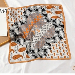 Set Quà HimHip Khăn Lụa Cao Cấp 65*65cm & Cài Khăn Kèm Túi Hộp Thiệp - 746