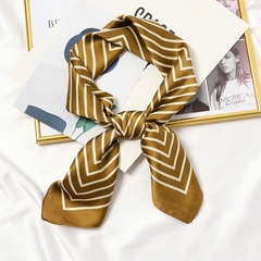 Set Quà HimHip Khăn Lụa Vuông 70*70cm & Cài Áo Kèm Túi Hộp Thiệp - 1134