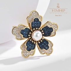 Trâm, Ghim Cài Áo HimHip Hoa 5 Cánh Nhụy Trai Sang Trọng HKCC Đính Đá Sapphire Xanh 4*4cm