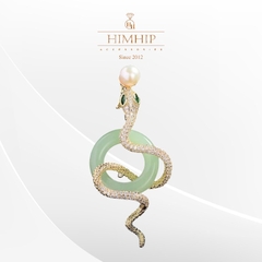 Trâm, Ghim Cài Áo HimHip Vòng Ngọc Rắn Vàng Quý Phái HKCC Đính Hạt Giả Trai 6,5*3,5cm