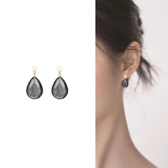 Khuyên Tai Ngắn HimHip Mặt Đen Trong Hình Giọt Nước Thanh Lịch HKCC Mix Trai 2.7cm