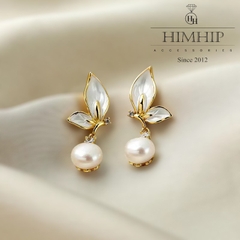 Khuyên Tai Ngắn HimHip Cánh Bướm Sang Trọng HKCC Đính Phale, Ngọc Trai Thật 2.8x1.2cm