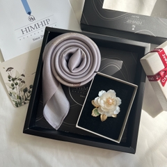 Set Quà Himhip Khăn Lụa Cao Cấp 65*65cm & Cài Áo Kèm Túi Hộp Thiệp - 245