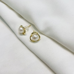 Khuyên Tai Nụ HimHip Hoa Nhụy Trai Thanh Lịch HKCC Mix Trai 1.2x1.2cm Phụ Kiện Áo Dài