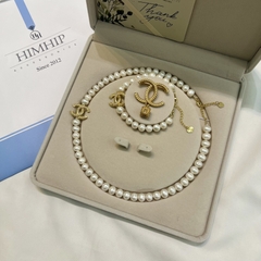 Set Trang Sức Vòng Cổ, Vòng Tay Chanel Khóa Thả Mix Cài Áo Chanel Quý Phái (Đã Bao Gồm Hộp)
