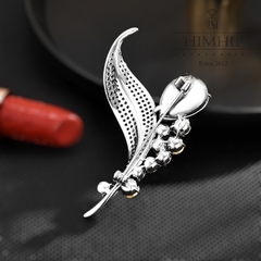 Trâm, Ghim Cài Áo HimHip Hình Lá Sang Trọng HKCC Đính Phale Tím 4*6cm