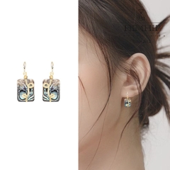 Khuyên Tai Ngắn HimHip Hình Chữ Nhật Họa Tiết Xoắn Sang Trọng HKCC Mix Khảm Trai 3x1.2cm