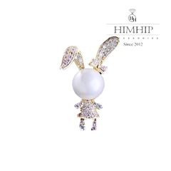 Trâm, Ghim Cài Áo HimHip Thỏ Con Mặt Trai Đáng Yêu HKCC Đính Phale 3,2*2cm