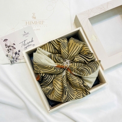 Set Quà HimHip Khăn Lụa Viscose 90x90cm & Cài Khăn Kèm Túi Hộp Thiệp - 395