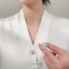 Pin Cài Tự Hít HimHip HKCC Hoa Trà Nhỏ Nụ Giả Trai Gắn Hạt Phale 1.5cm