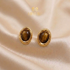 Khuyên Tai Nụ HimHip TiTan Đá Nâu Viền Sóng Nước Cổ Điển 1x1.5cm