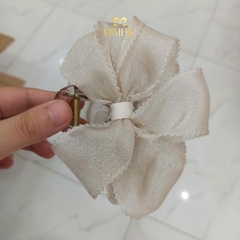 Kẹp Càng Cua HimHip Composite Hoa Vải Nơ Gắn Khóa Phale Thanh Lịch 11x9cm
