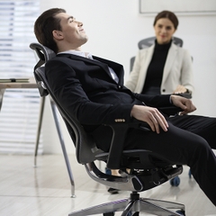 Ghế công thái học điều chỉnh tư thế ngồi đúng cho dân văn phòng