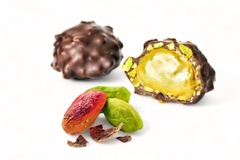 HỘP SÔ CÔ LA ĐEN ROCHER HẠT DẺ CƯỜI 80G