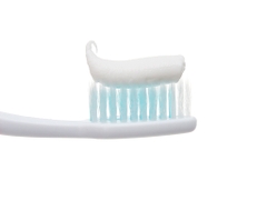 Kem đánh răng Sensodyne Repair & Protect