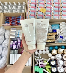 Sữa Rửa Mặt Làm Sạch Sâu lỗ chân lông tro núi lửa Innisfree 150ml