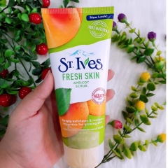 Sữa rửa mặt tẩy da chết kiêm sữa rửa mặt Stives