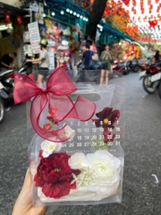 Túi đựng quà trong suốt kèm hoa