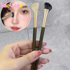 Cọ trang điểm bắt sáng mắt mũi hình quạt