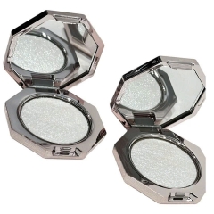 Highlight Fenty Beauty Diamond Bomb