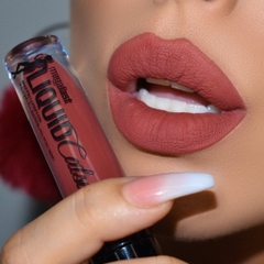 Son kem lì Wet N Wild Liquid Catsuit