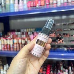Set Xịt Khóa Nền & Phấn Phủ Revolution Mini Glow / Matte Heroes Makeup Setting Duo