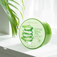 Gel lô hội dưỡng đa năng NATURE REPUBLIC Soothing & Moisture Aloe Vera 92% Soothing Gel 300ml