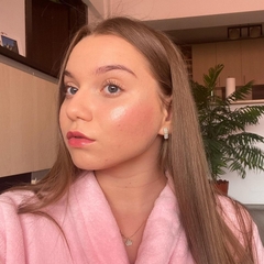 Kem bắt sáng Rare Beauty