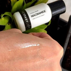 Serum dưỡng da làm mờ thâm mụn Niacinamide The INKEY List kiểm soát dầu