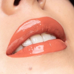 Son kem lì 2 đầu NYX Shine Loud Liquid Lipstick