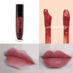 Son kem lì Wet N Wild Liquid Catsuit