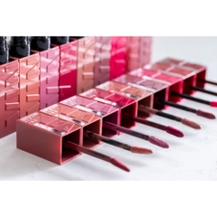 Son kem Maybelline Superstay Vinyl Ink