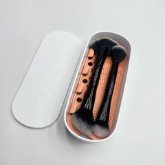 Hộp Vệ Sinh Cọ 3 Trong 1 AMORA Makeup Brush Cleaner Box