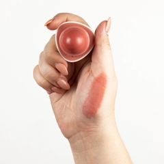 Son dưỡng môi EOS -