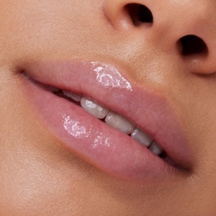 Son bóng dưỡng môi có màu Essence Extreme Care Hydrating Glossy Balm