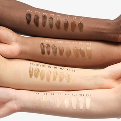 Kem nền Glossier Stretch Fluid Foundation for Buildable Coverage