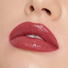 Son bóng Kylie Jenner lip shine lacquer full size 2.7g màu A Whole New Lewk
