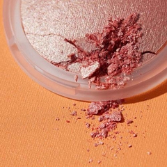 Phấn bắt sáng Essence Got A Crush on Apricots Baked Highlighter
