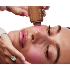 Kem má hồng Rhode Pocket Blush
