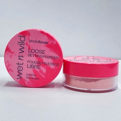 Phấn phủ kiềm dầu làm sáng mờ mịn khuyết điểm trên da Wet n Wild Photo Focus Loose Setting Powder màu Soft Pink 20gr
