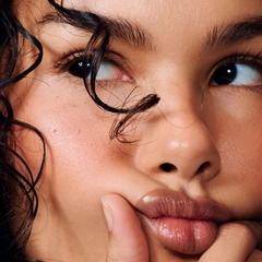 Chì kẻ viền môi Rhode The Peptide Lip Shape