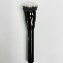 Cọ đa năng tán nền đầu vát Amora Slanted Foundation Brush F02